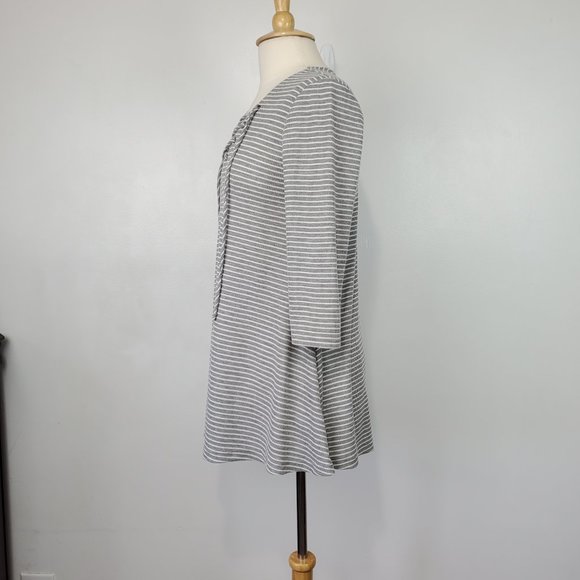 Hannah Gray White Striped Waffle Knit Grommet Lace-Up V-Neck Casual Top Size M - Picture 4 of 8